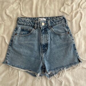 Zara Medium Wash Blue Frayed Jean Shorts